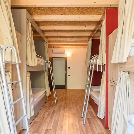 Hostel Antique