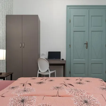 Vandrerhjem Antique *