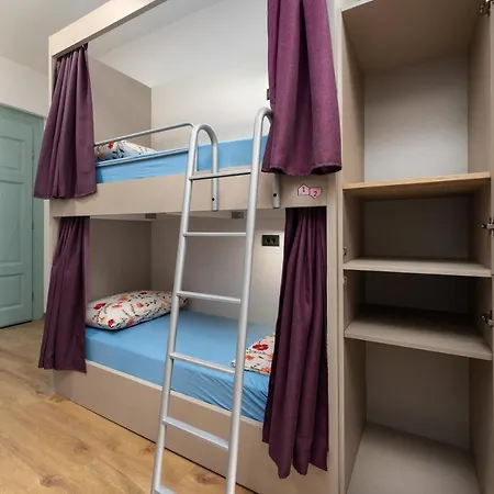 Antique Hostel *
