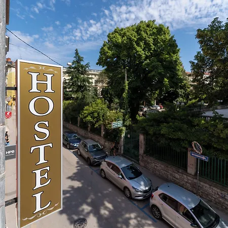 Antique Hostal Pula
