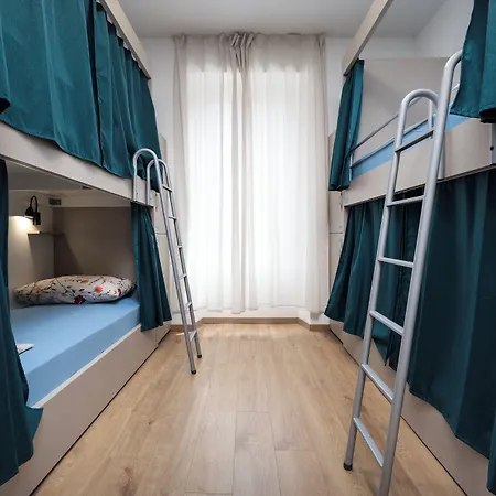 Hostel Antique *