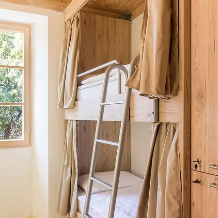 Antique Hostel *
