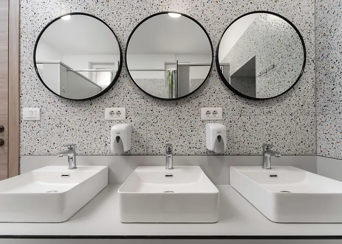 Antique ホステル プーラ